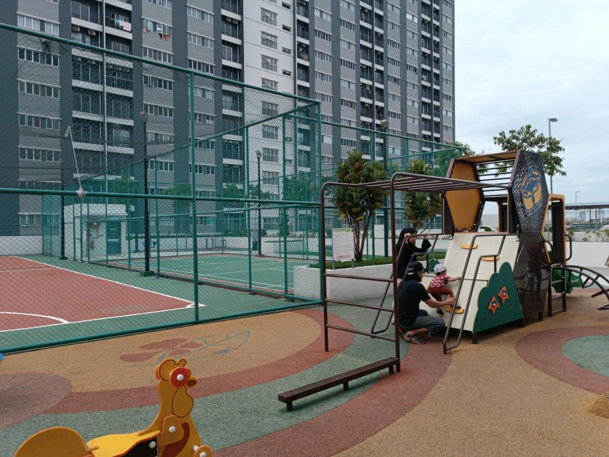 Aisy Homestay Putrajaya Cyberjaya Klia 甘榜龙溪 外观 照片
